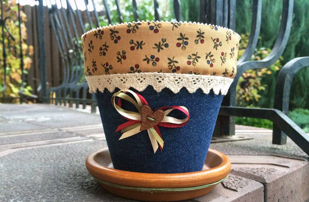 Декорирование цветочного горшка: превратите обычную посуду в произведение искусства. Фото