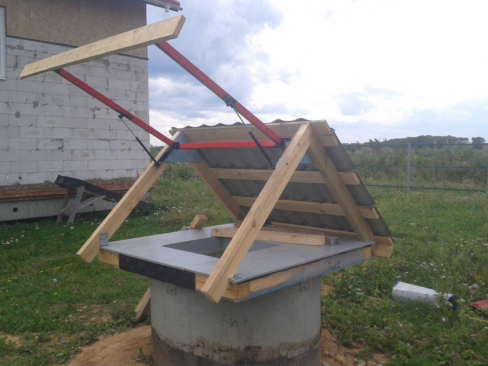 Как сделать домик для колодца?