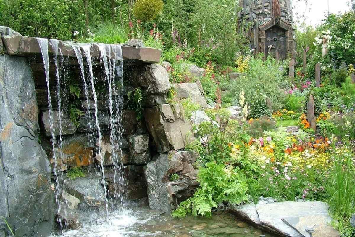 Водопад на даче своими руками: одушевленный каменный покров натуры