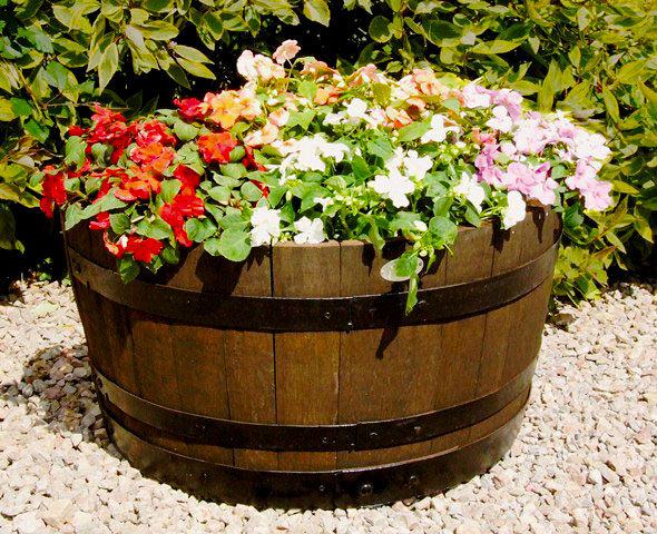 Декорирование старых бочек на даче: творческие идеи и советы
