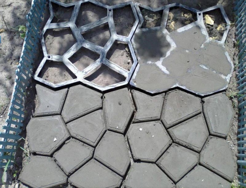 Как сделать форму для заливки садовых дорожек?