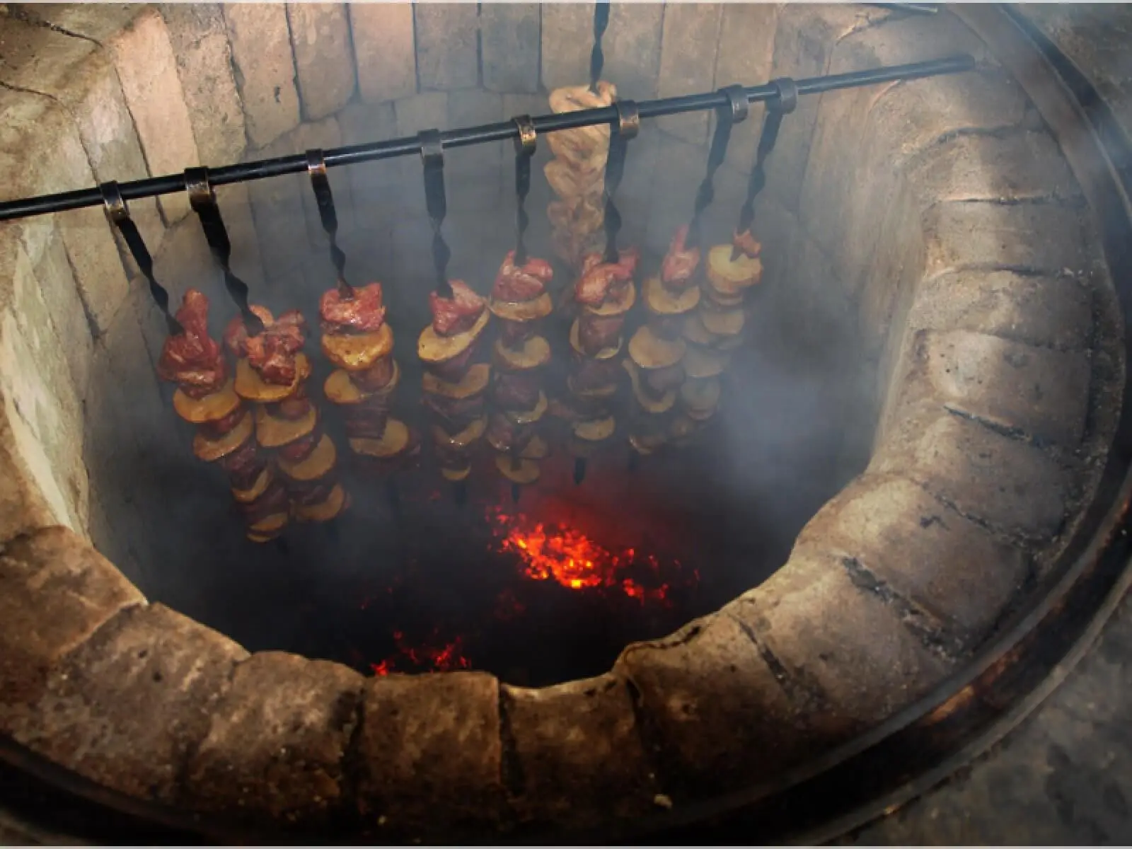 Как сделать тандыр из кирпича?